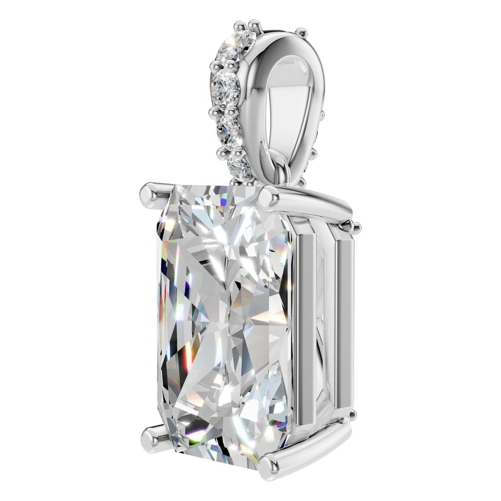 THE ZIOR PE-2878 Emerald Accented Solitaire – Weißgold mit Diamantbesatz