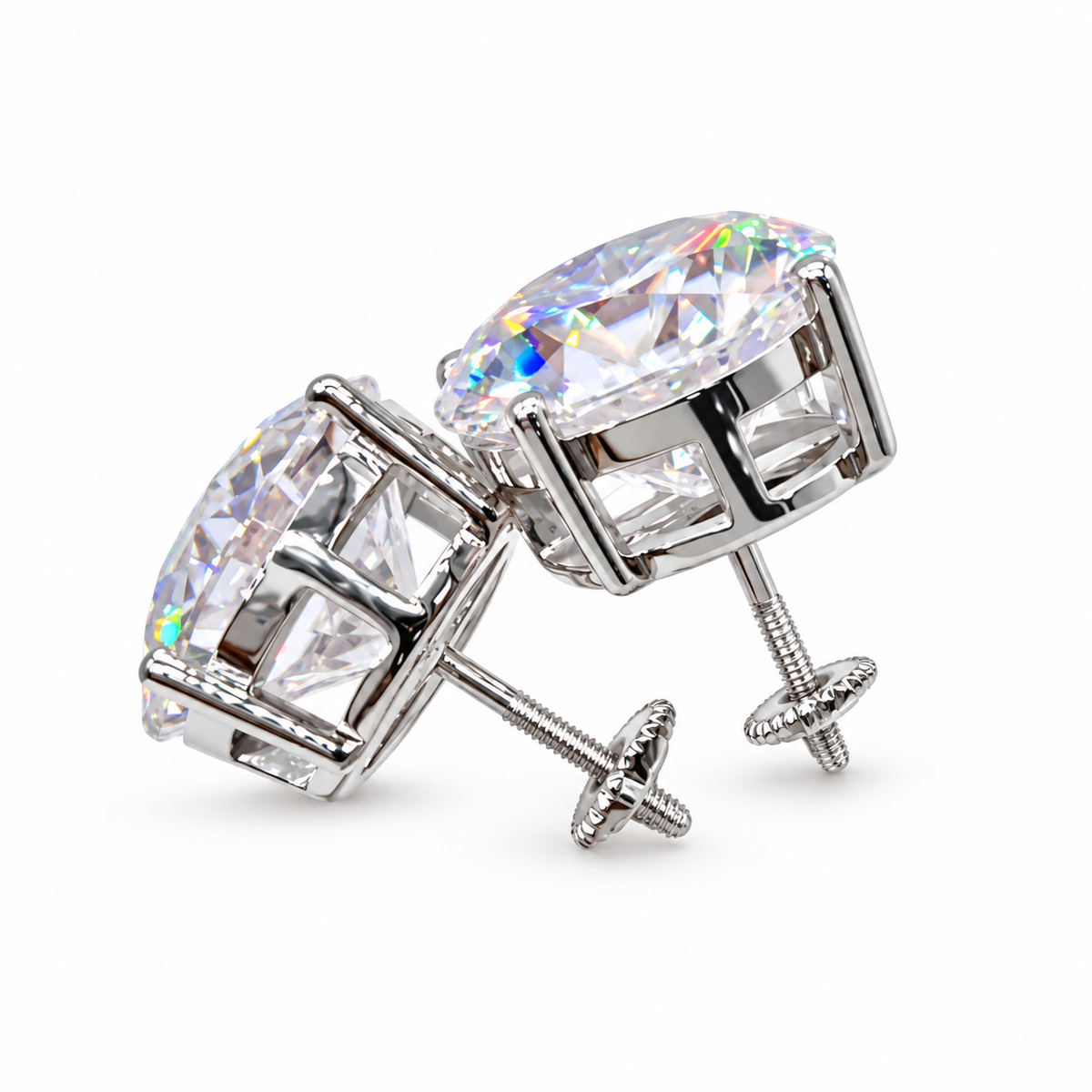 Classic Round S925 Moissanite Ohrstecker – Seitenansicht mit Schraubverschluss auf weißem Hintergrund