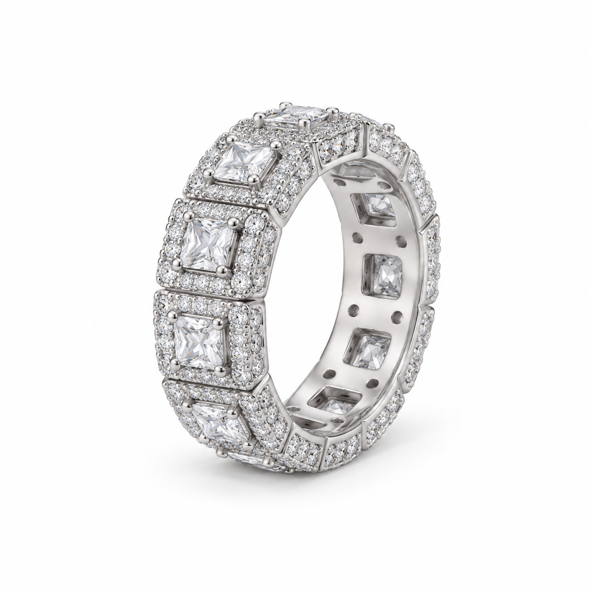 Square Halo Ring – Moissanite & Zirconia – auf weißem Hintergrund